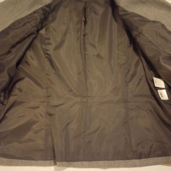 Kasper two button single breasted waist length blazer - Picture 5 of 13